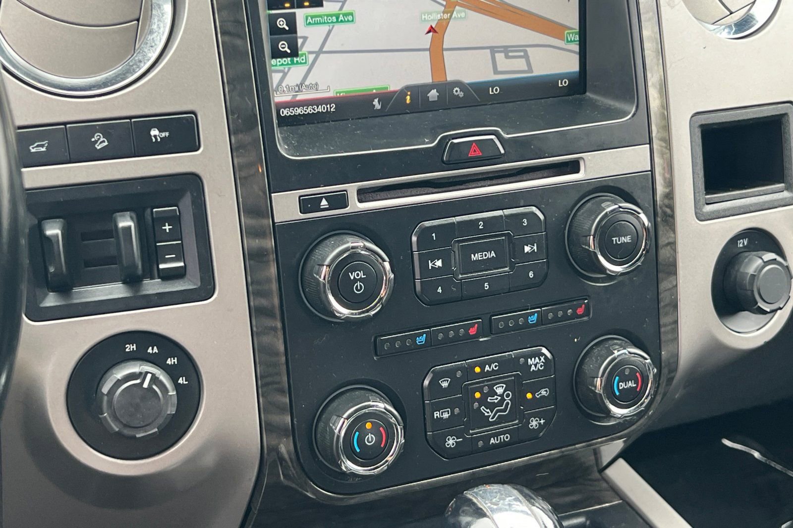 Used 2015 Ford Expedition EL Limited image 25