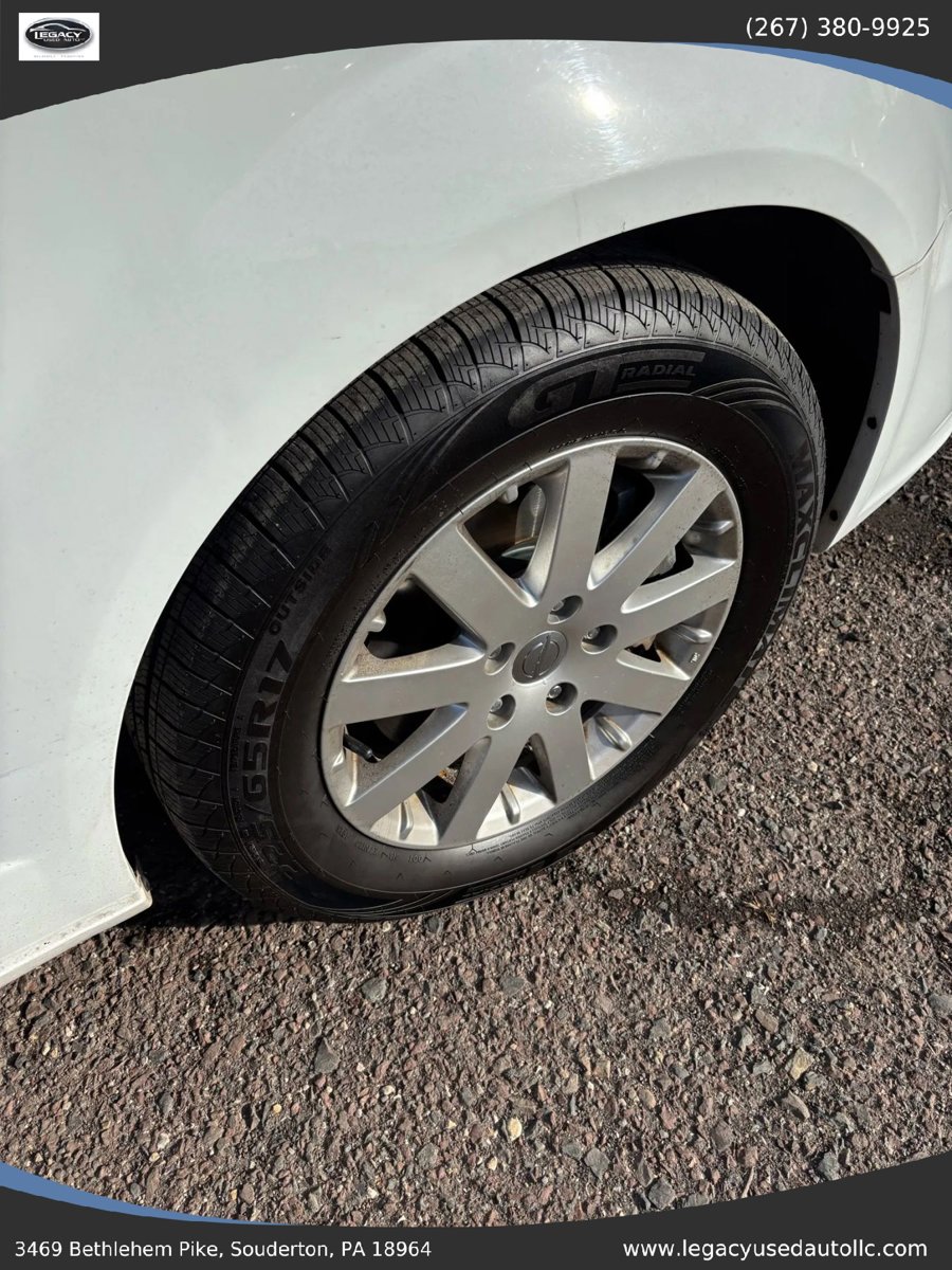 Used 2016 Chrysler Town & Country Touring FWD image 57