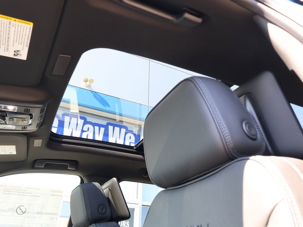 New 2026 GMC Yukon XL Denali w/ Advanced Technology Package image 25