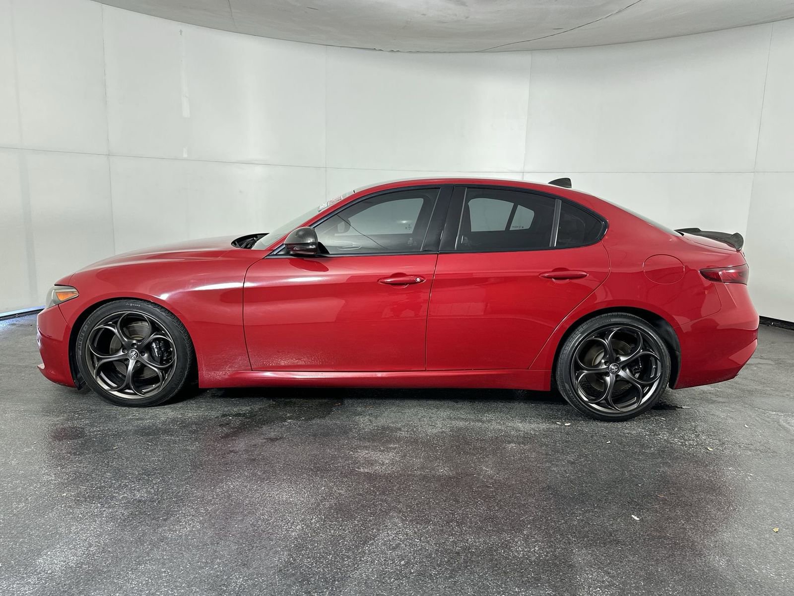 Used 2019 Alfa Romeo Giulia Ti Sport w/ Quick Order Package 22U Sport RWD image 5