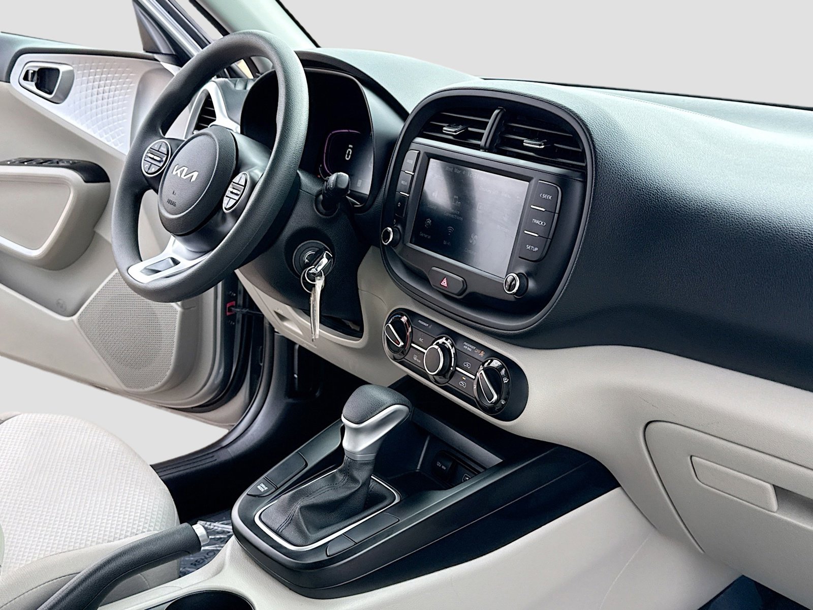 Used 2025 Kia Soul LX image 5