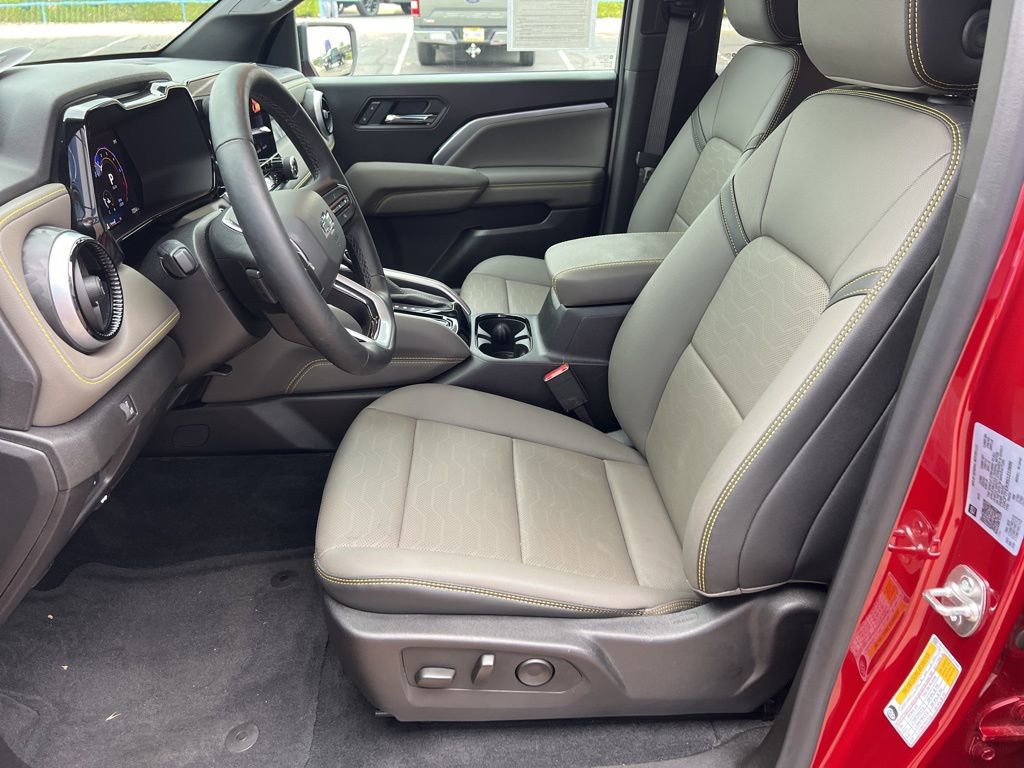 Used 2025 Chevrolet Colorado ZR2 AWD/4WD image 22