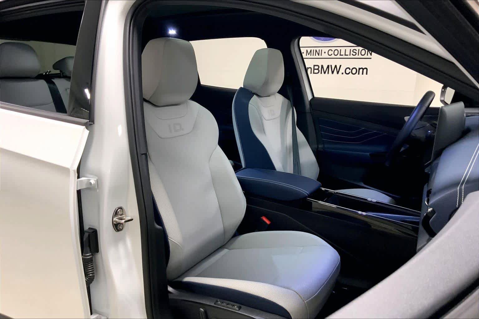 Used 2025 Volkswagen ID.4 Pro S Plus w/ ID.4 Black Package AWD/4WD image 8