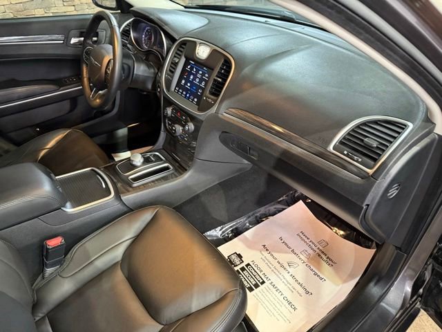 Used 2021 Chrysler 300 Touring L RWD image 28