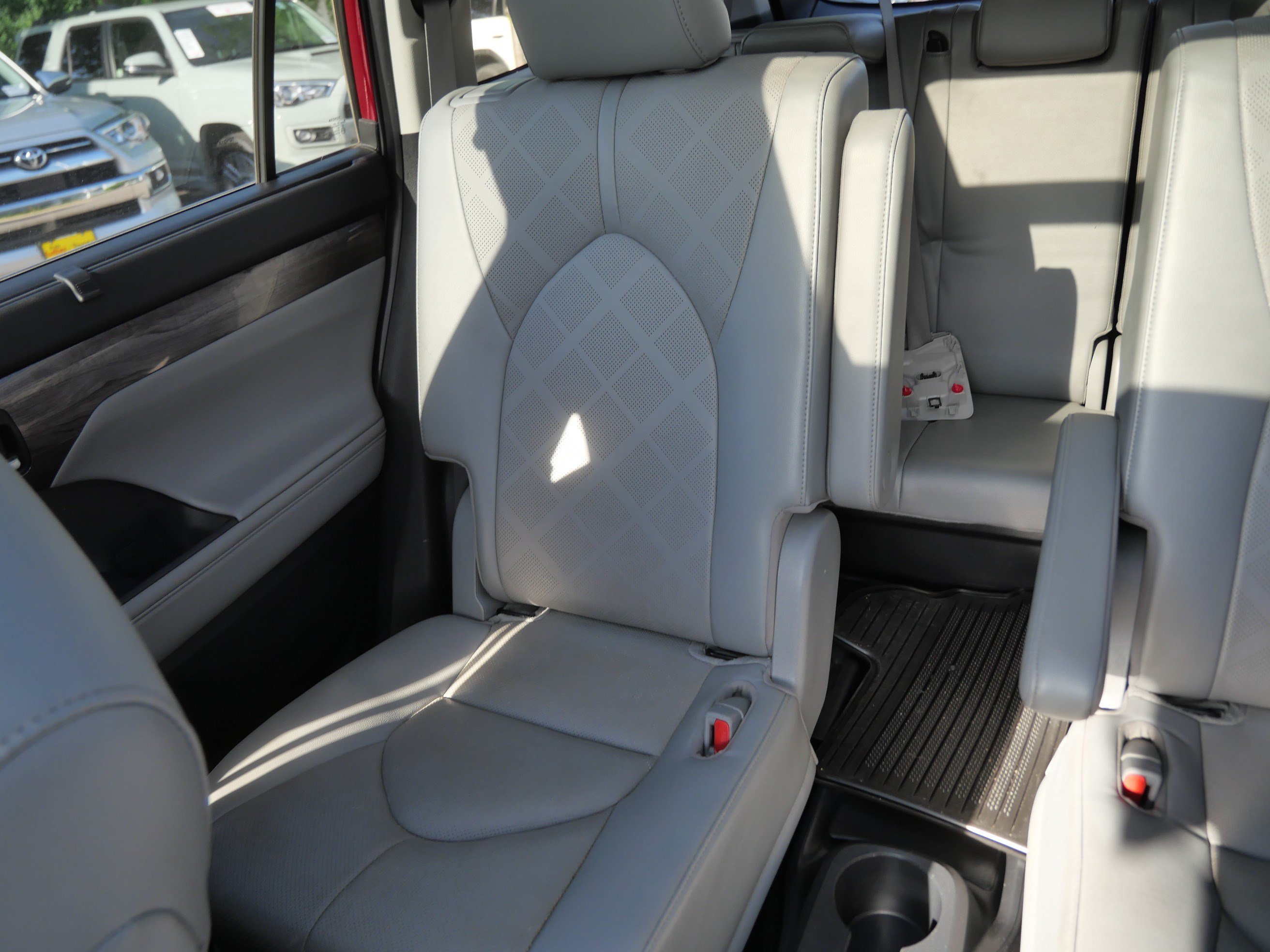 Used 2022 Toyota Highlander Platinum AWD/4WD image 12