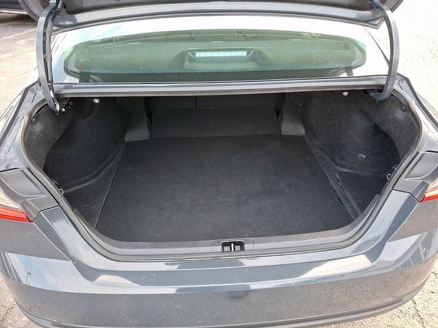 Used 2025 Toyota Camry LE image 28