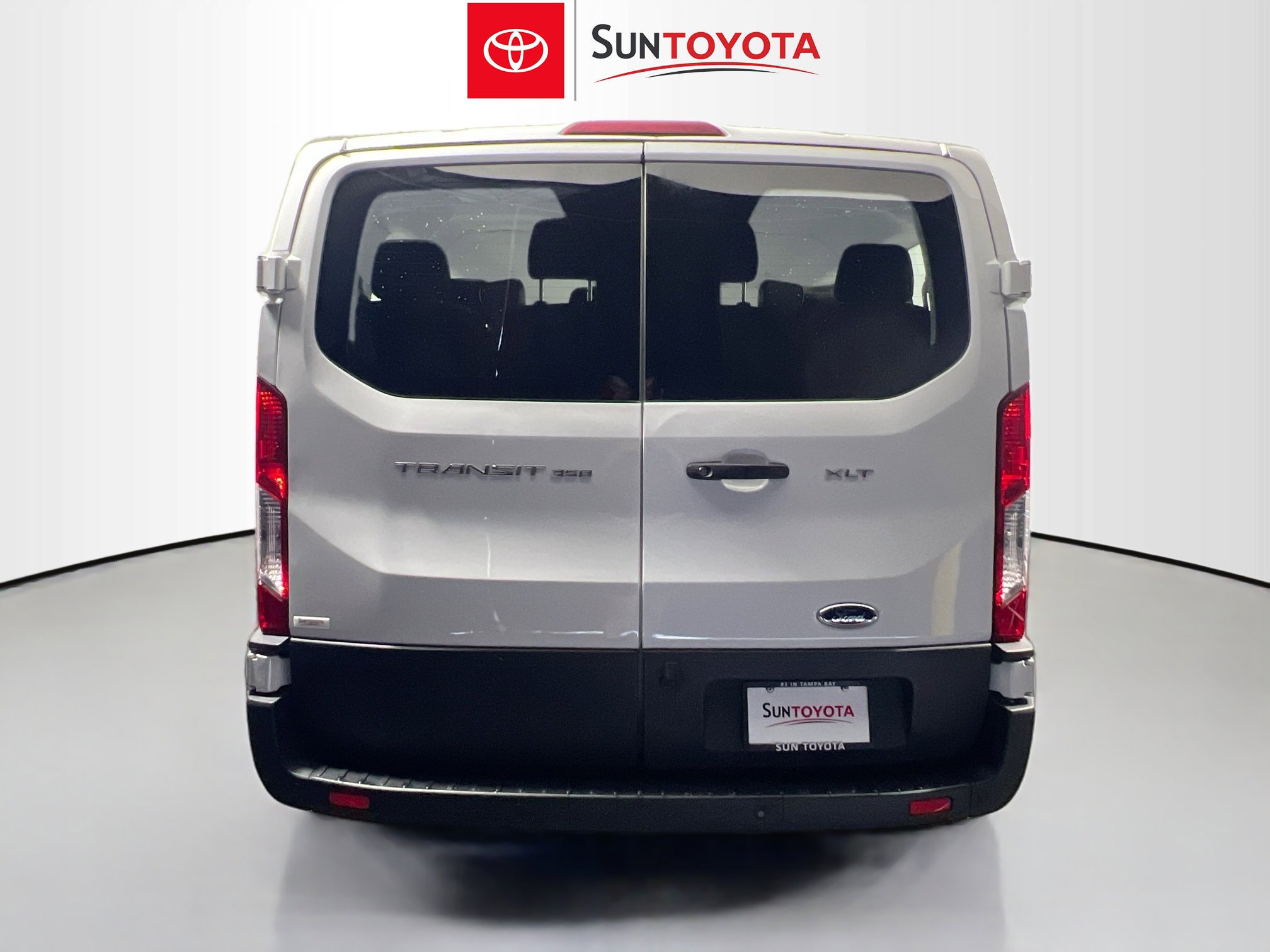 Used 2023 Ford Transit 350 XLT image 5