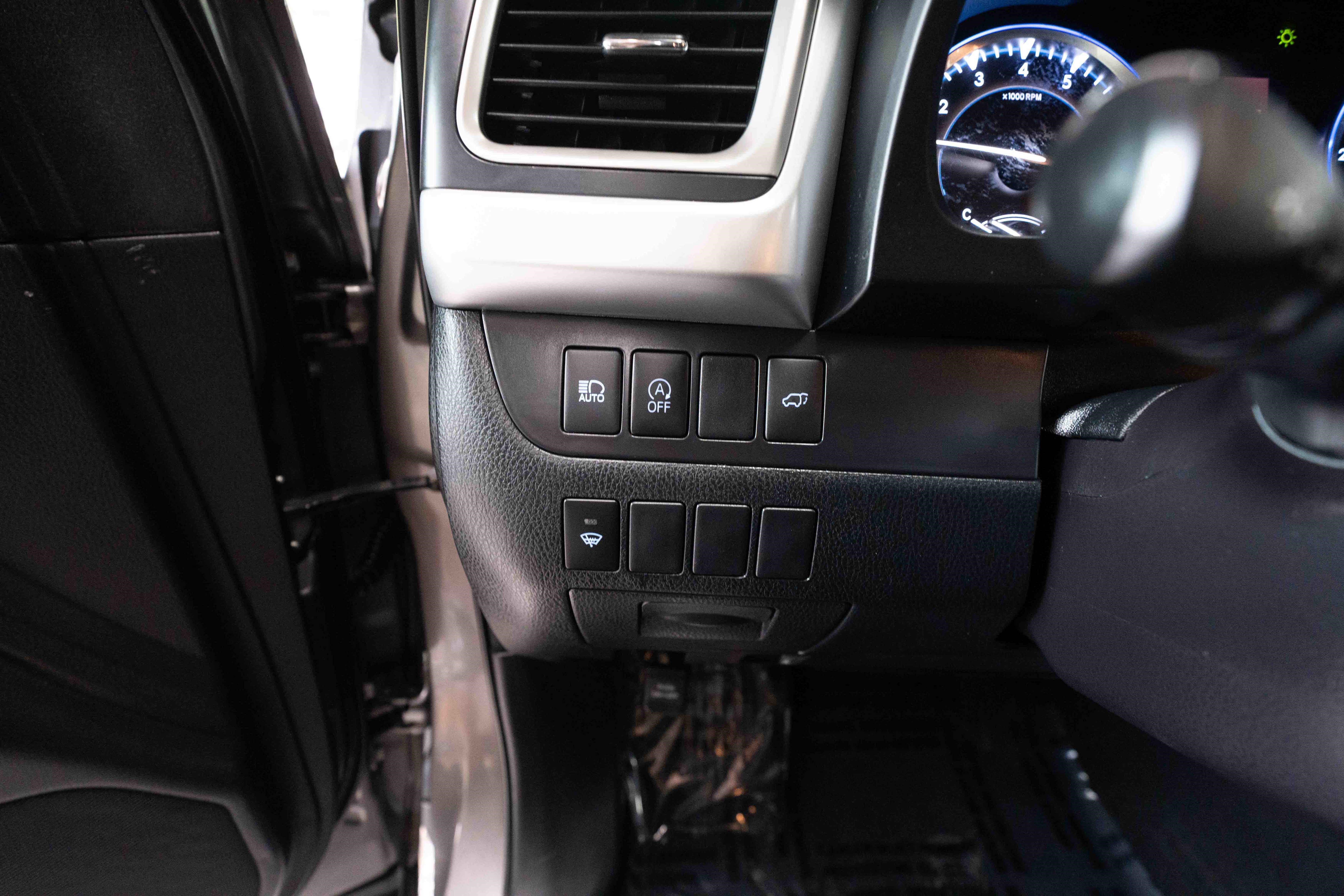 Used 2017 Toyota Highlander XLE AWD/4WD image 11