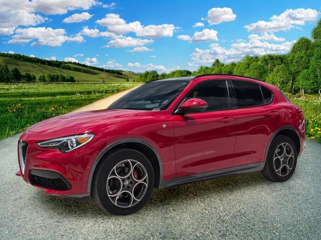 Used 2022 Alfa Romeo Stelvio Ti w/ Active Assist Plus Package AWD/4WD image 2