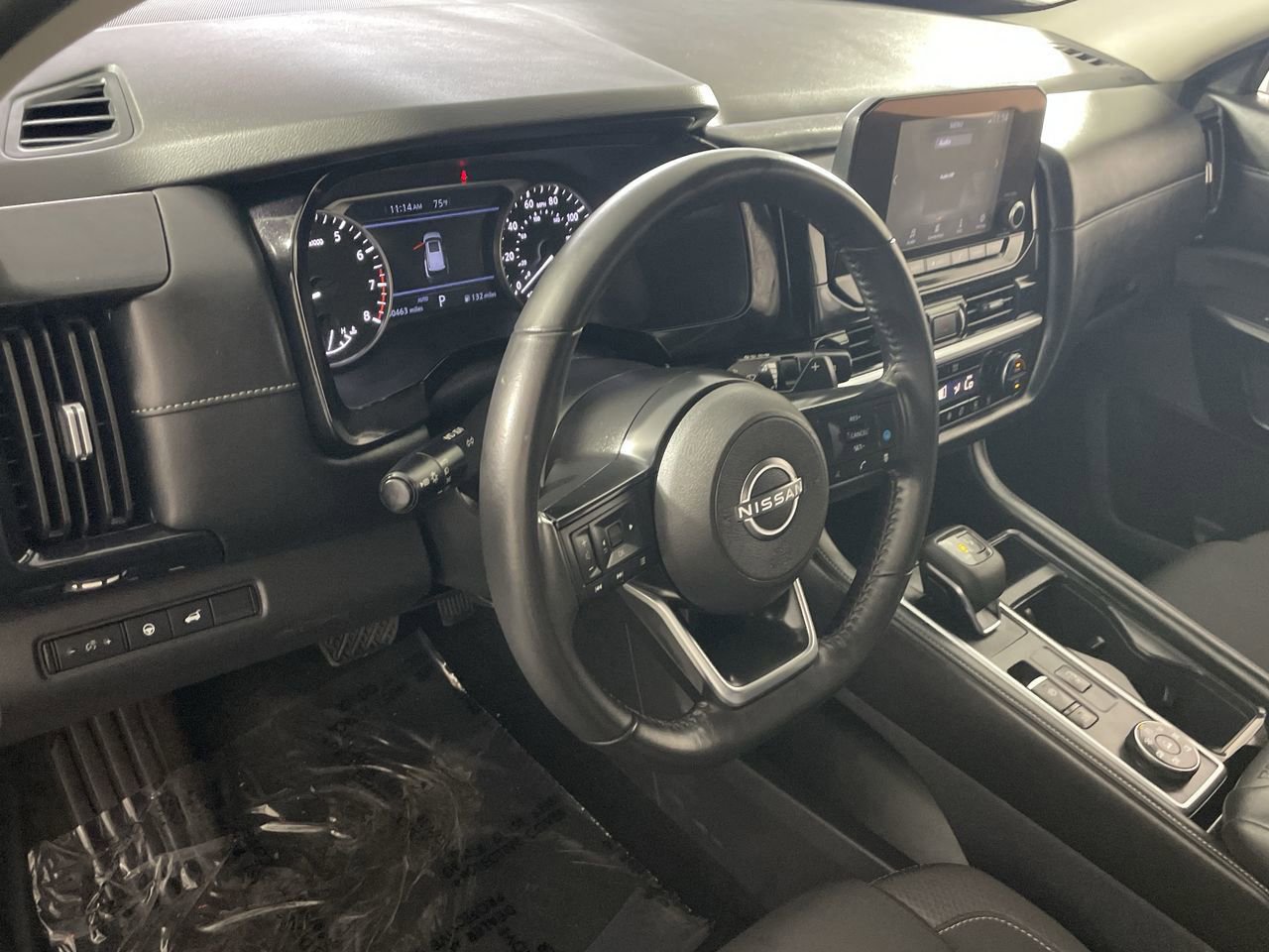 Used 2025 Nissan Pathfinder SV image 11