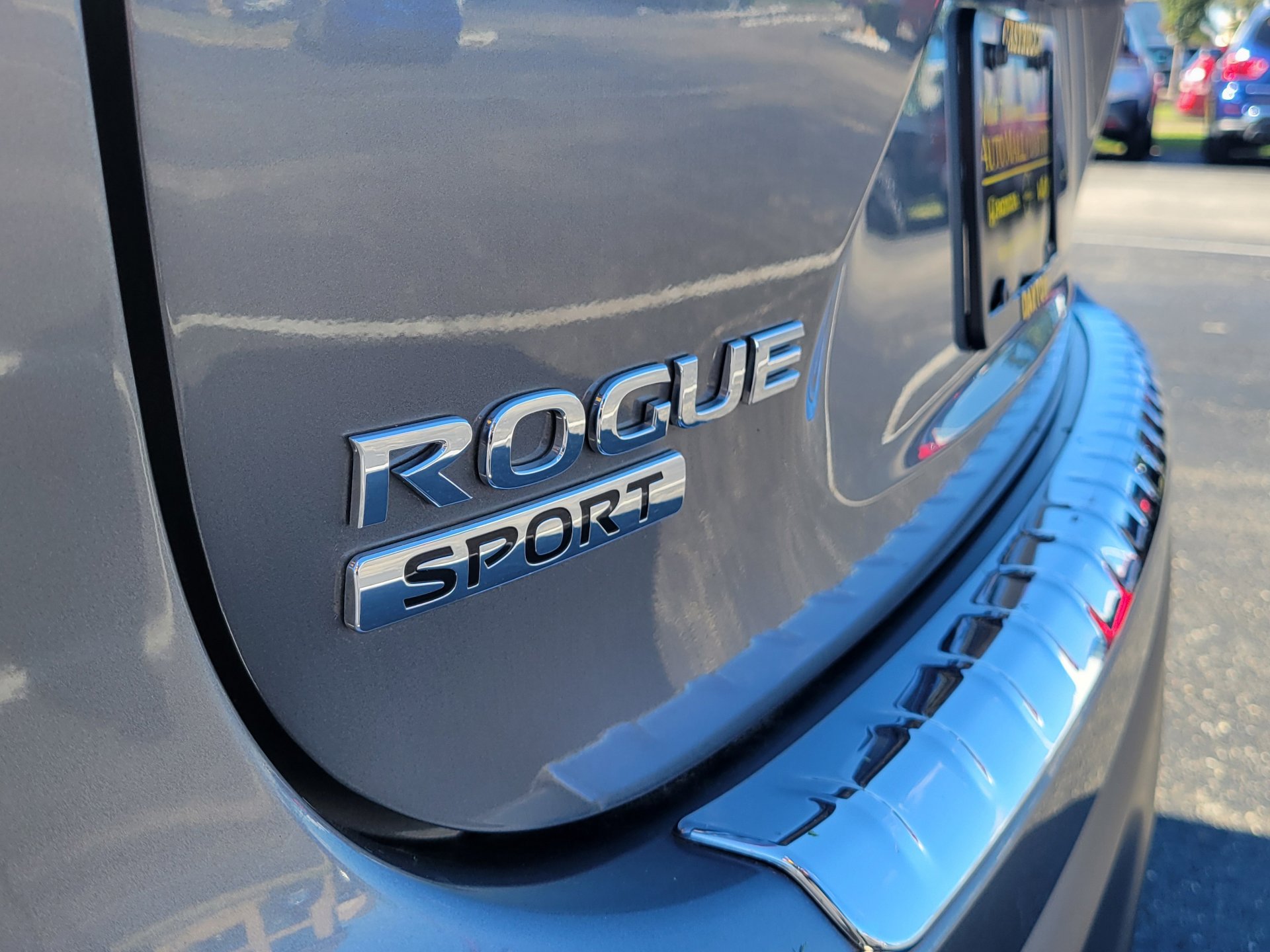 Used 2020 Nissan Rogue Sport S w/ Appearance Package image 6