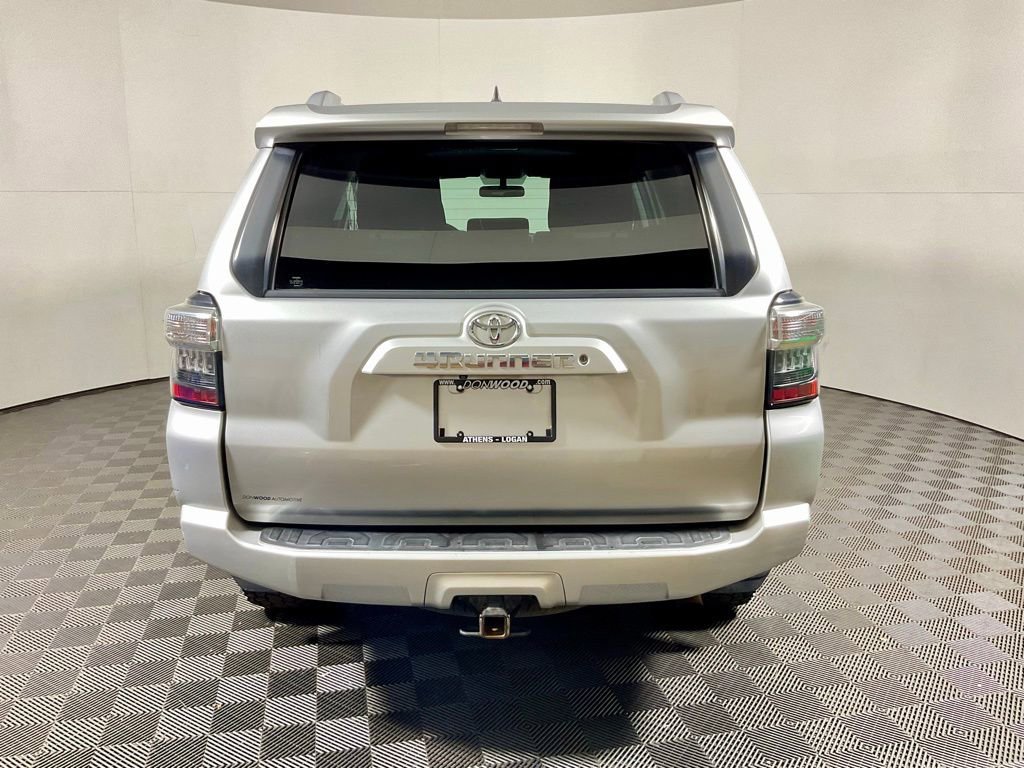 Used 2015 Toyota 4Runner SR5 image 10