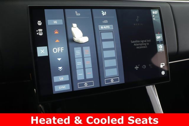 Used 2025 Land Rover Range Rover Sport SE image 3