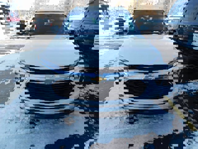 Used 2025 Chevrolet TrailBlazer LT image 2