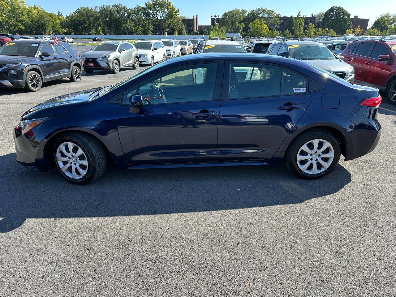 Used 2023 Toyota Corolla LE image 3