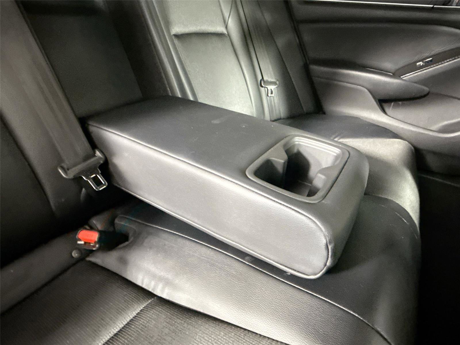 Used 2018 Honda Accord Sport image 35