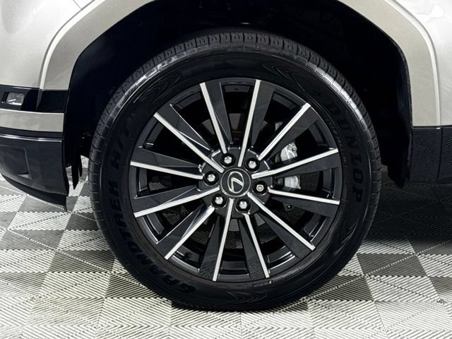 Used 2025 Lexus GX 550 w/ Accessory Package (2T) AWD/4WD image 13