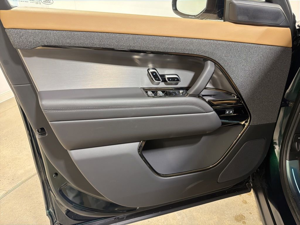 New 2026 Land Rover Range Rover Sport Dynamic SE image 9