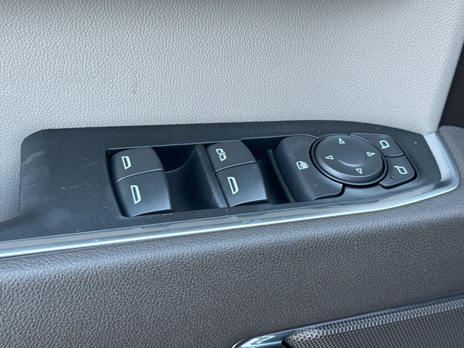 New 2026 Chevrolet Silverado 1500 LT w/ Safety Package image 11