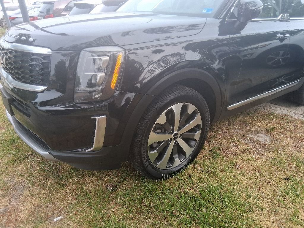 Used 2022 Kia Telluride EX w/ EX Premium Package FWD image 15