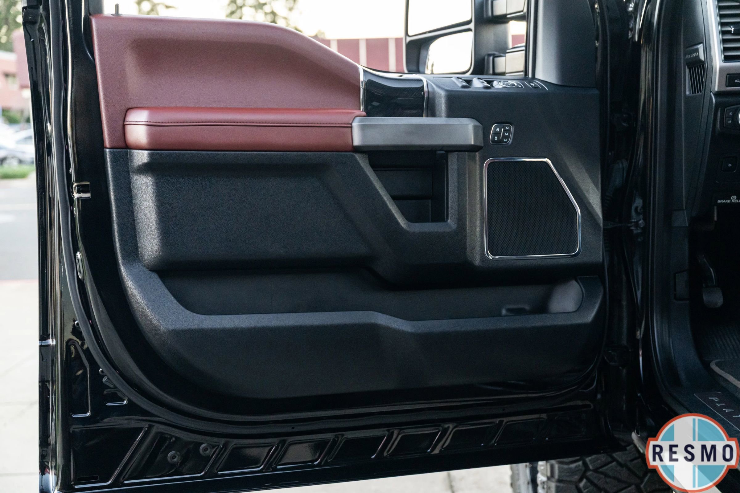 Used 2020 Ford F350 Platinum w/ Tremor Off-Road Package image 19