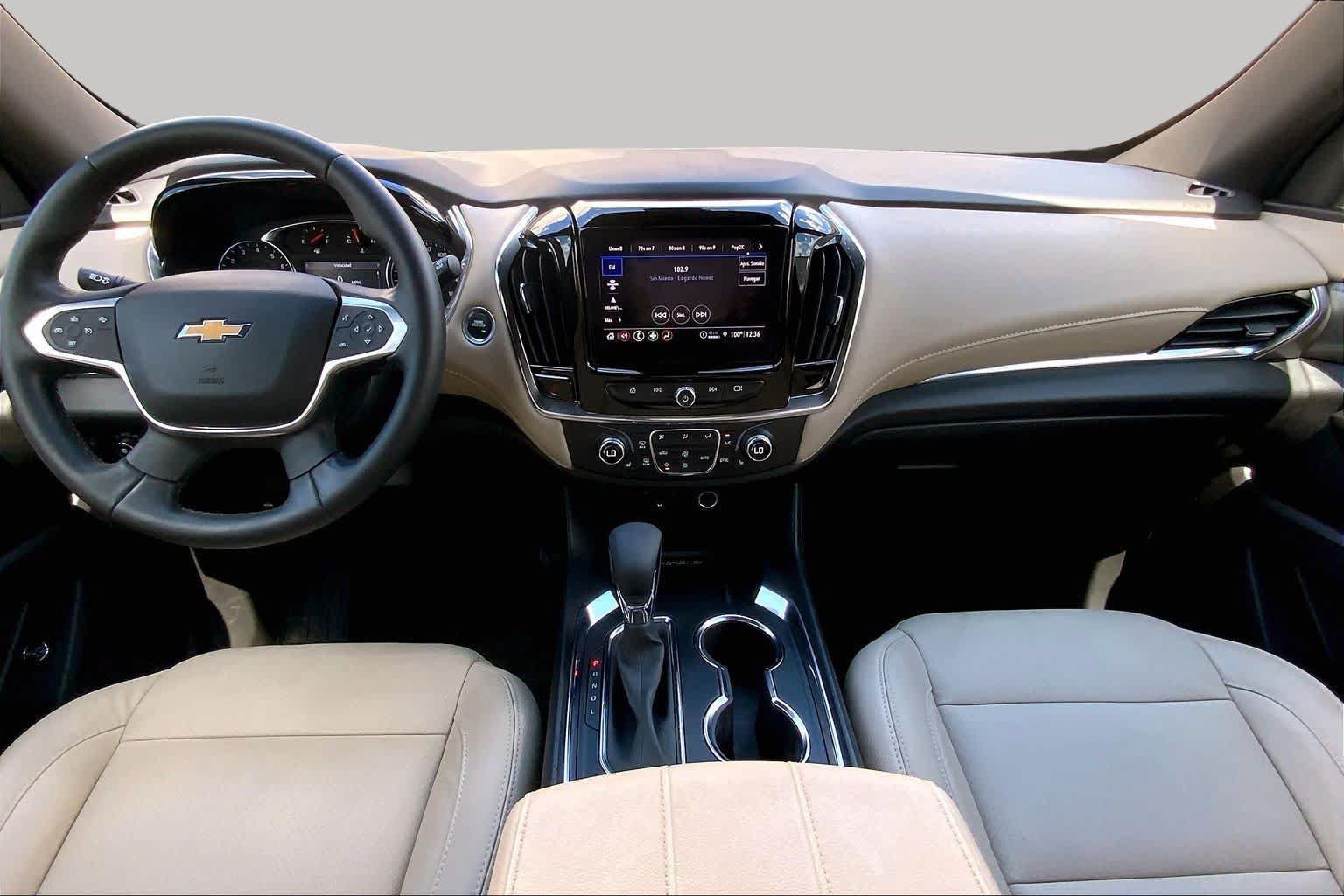 Used 2023 Chevrolet Traverse LT FWD image 16