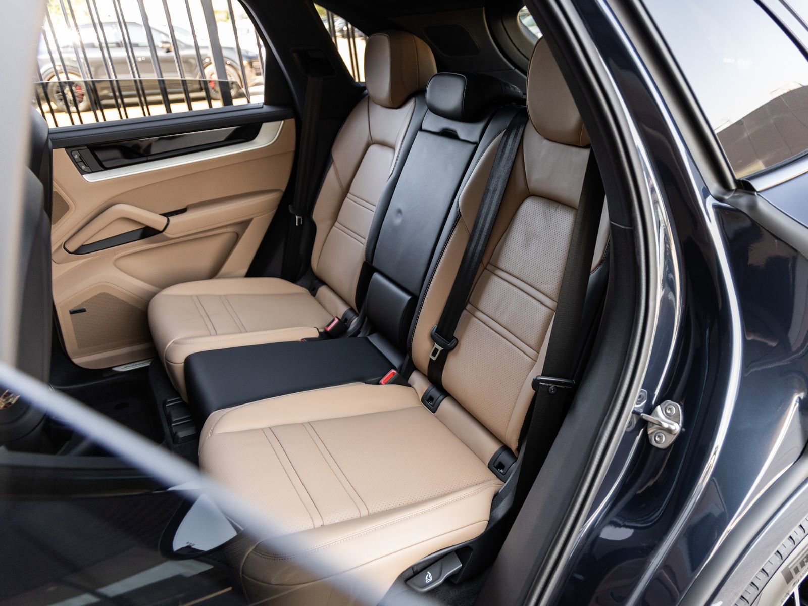 Certified 2025 Porsche Cayenne S AWD/4WD image 35