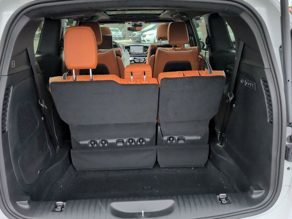 New 2026 Chrysler Pacifica Pinnacle w/ Trailer Tow Group image 26