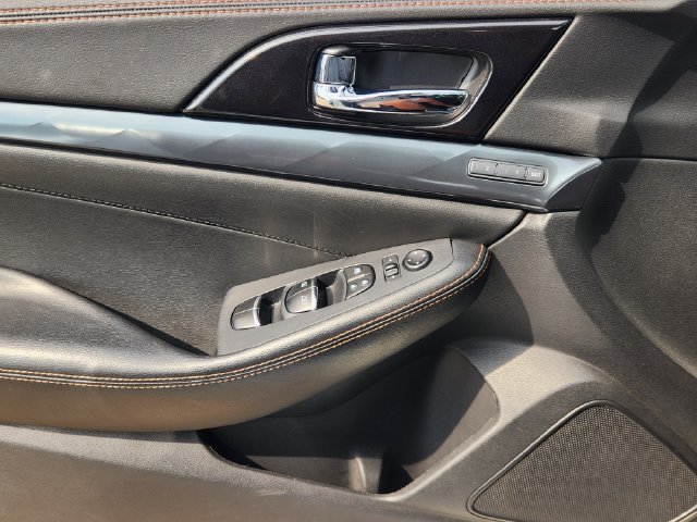 Used 2019 Nissan Maxima SR w/ Premium Package FWD image 17