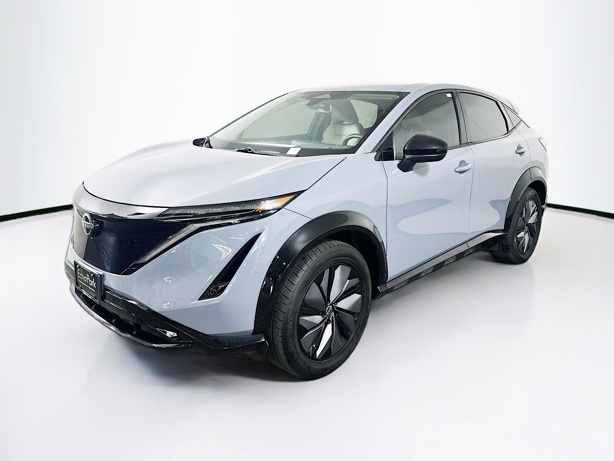 Used 2023 Nissan Ariya AWD image 3