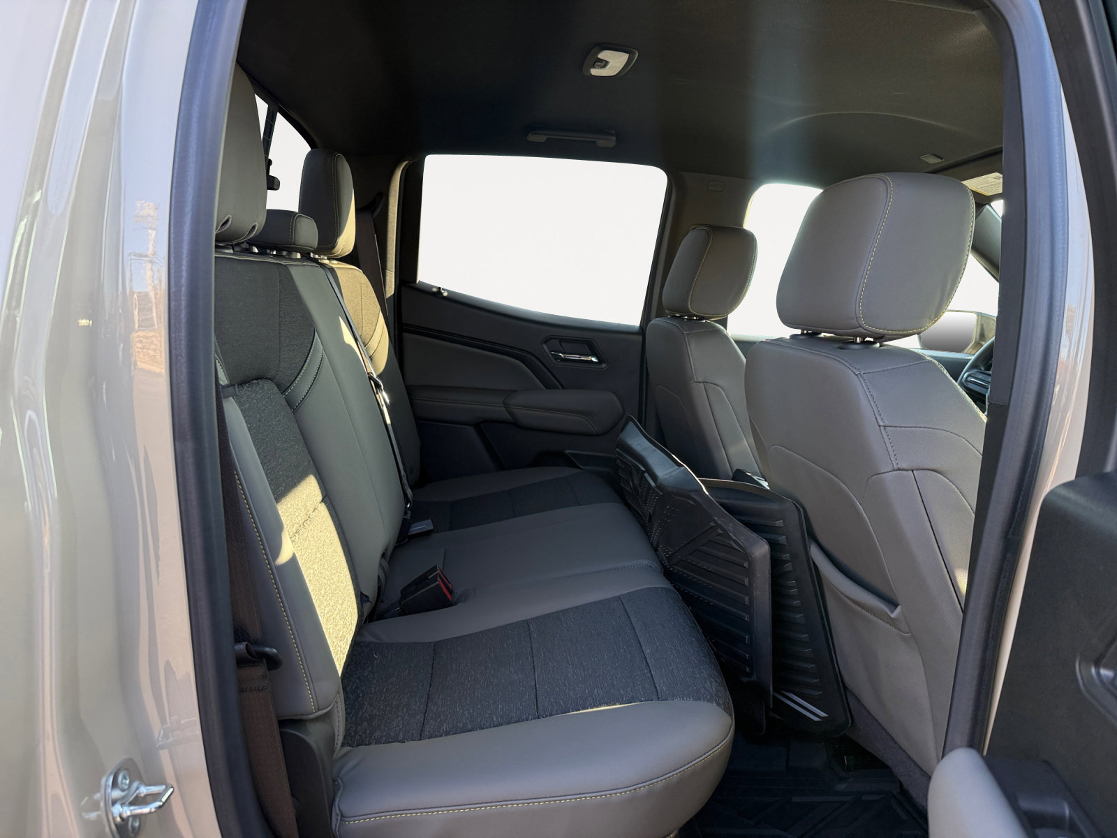 Used 2024 Chevrolet Colorado ZR2 w/ Safety Package image 18