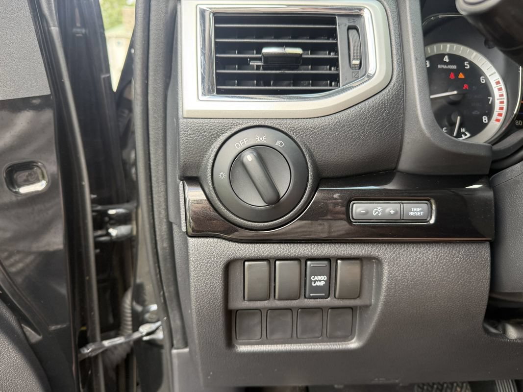 Used 2019 Nissan Titan SV RWD image 17