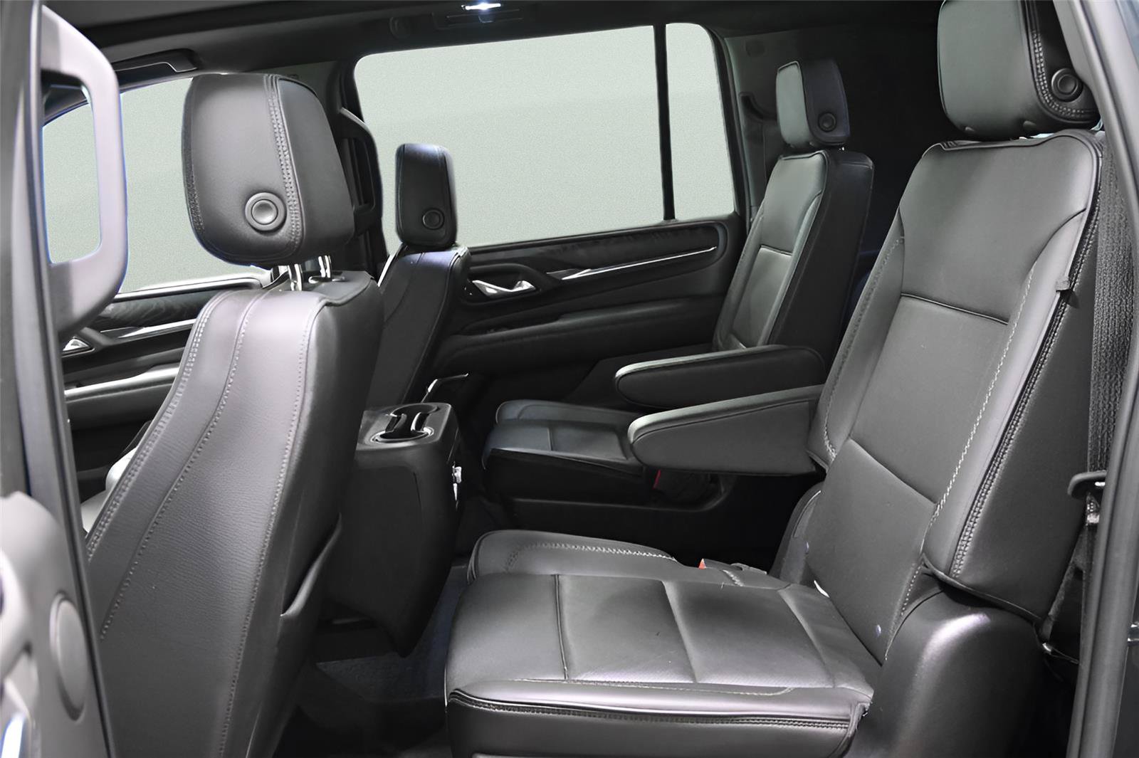 Used 2022 GMC Yukon XL Denali AWD/4WD image 14