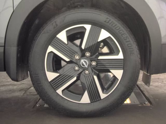 Used 2025 Nissan Kicks SR AWD/4WD image 6