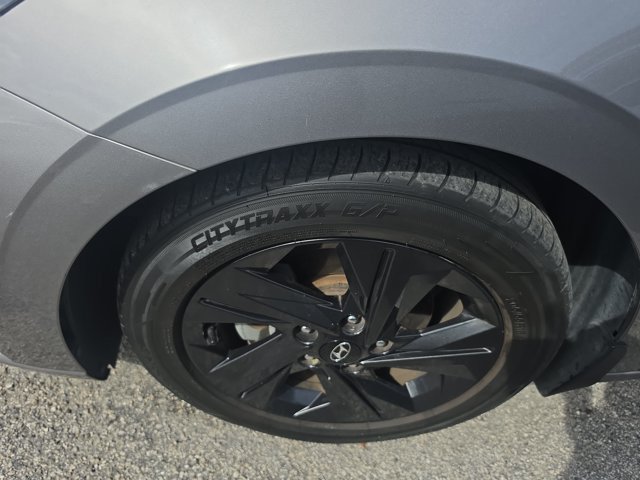 Used 2022 Hyundai Elantra SEL FWD image 9