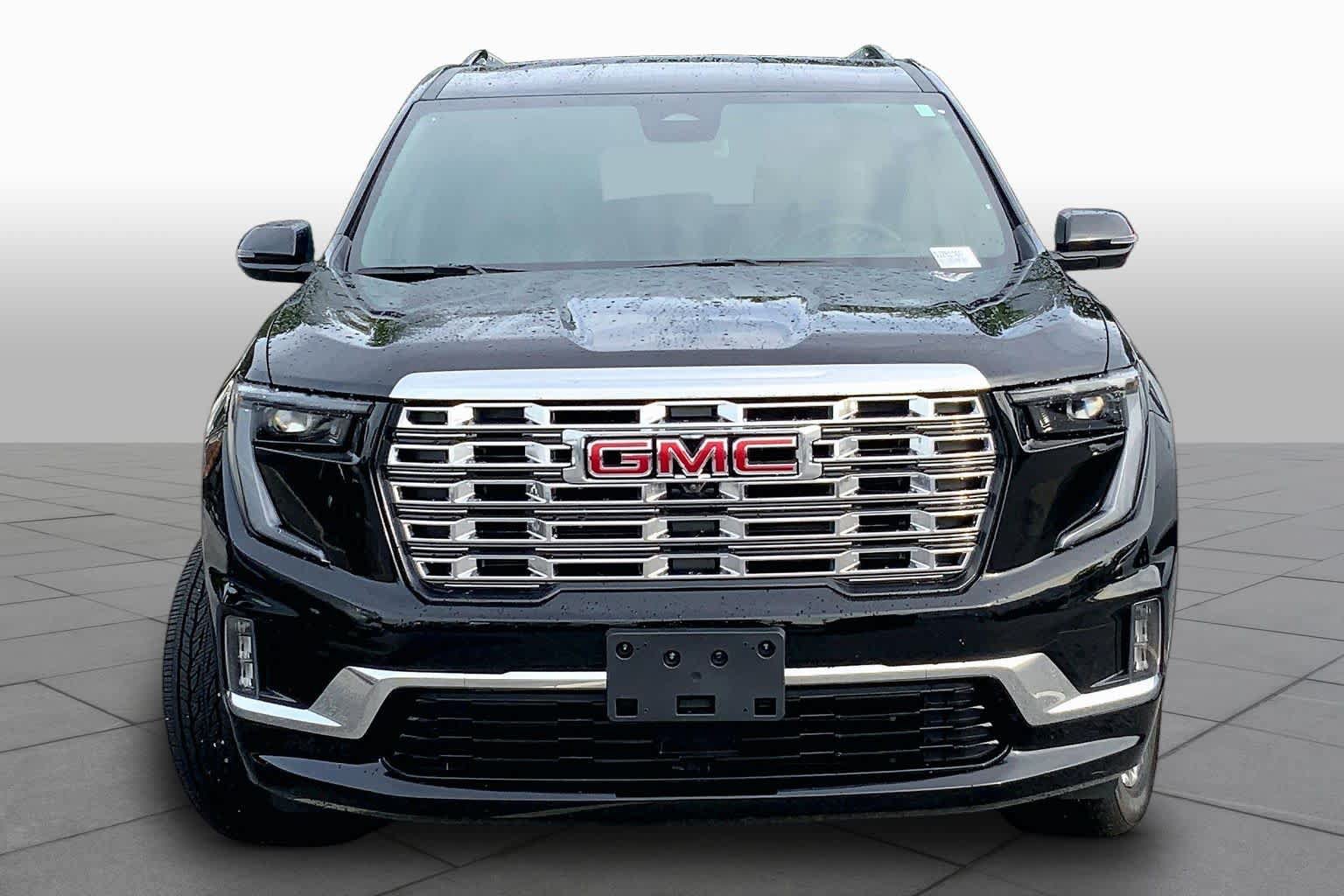 Used 2025 GMC Acadia Denali FWD image 4