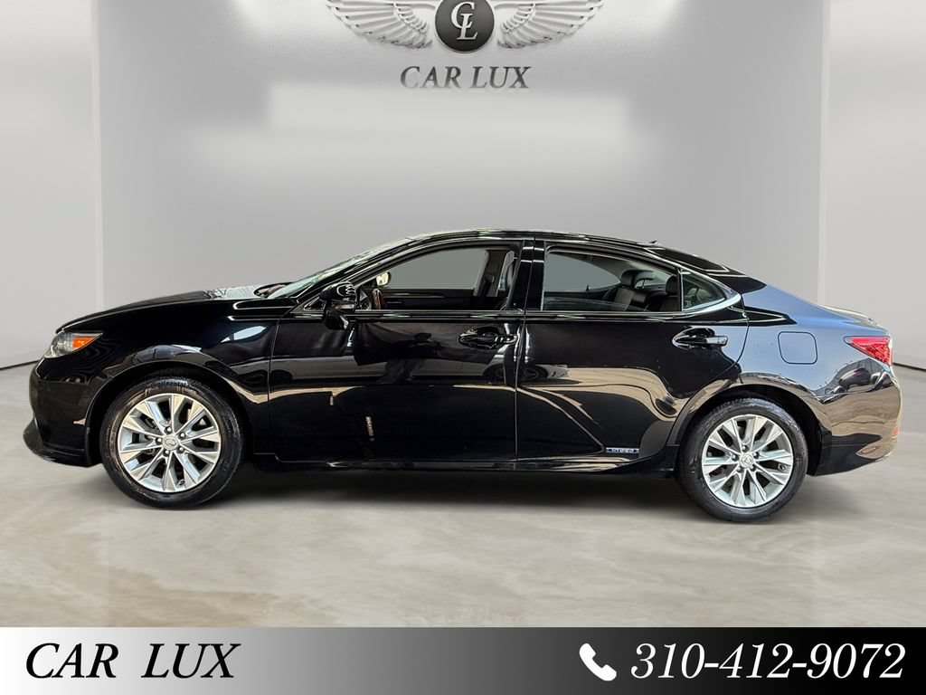 Used 2013 Lexus ES 300h w/ Luxury Pkg FWD image 2