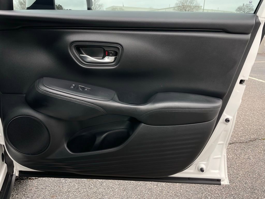 Used 2025 Honda HR-V LX image 28