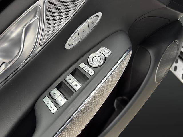 Used 2025 Genesis GV70 2.5T w/ Sport Prestige Package image 29