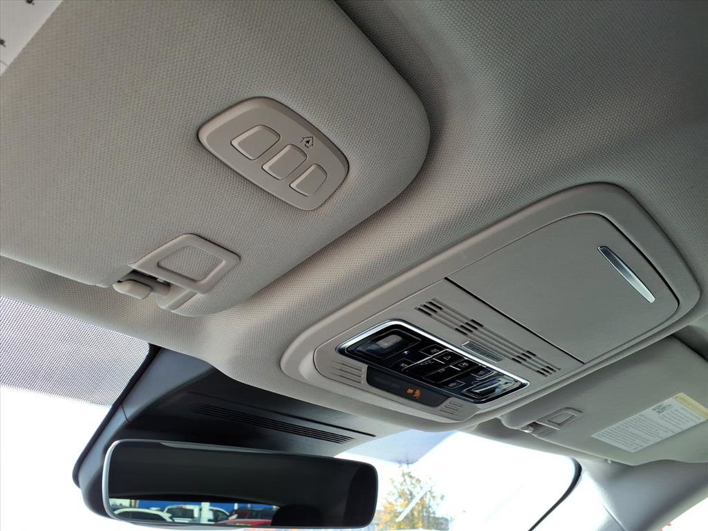 Used 2026 Lincoln Nautilus Premier w/ Equipment Group 102A image 18