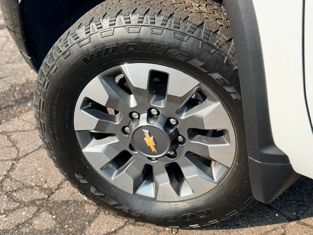 Used 2024 Chevrolet Silverado 2500 Custom w/ Custom Value Package AWD/4WD image 27