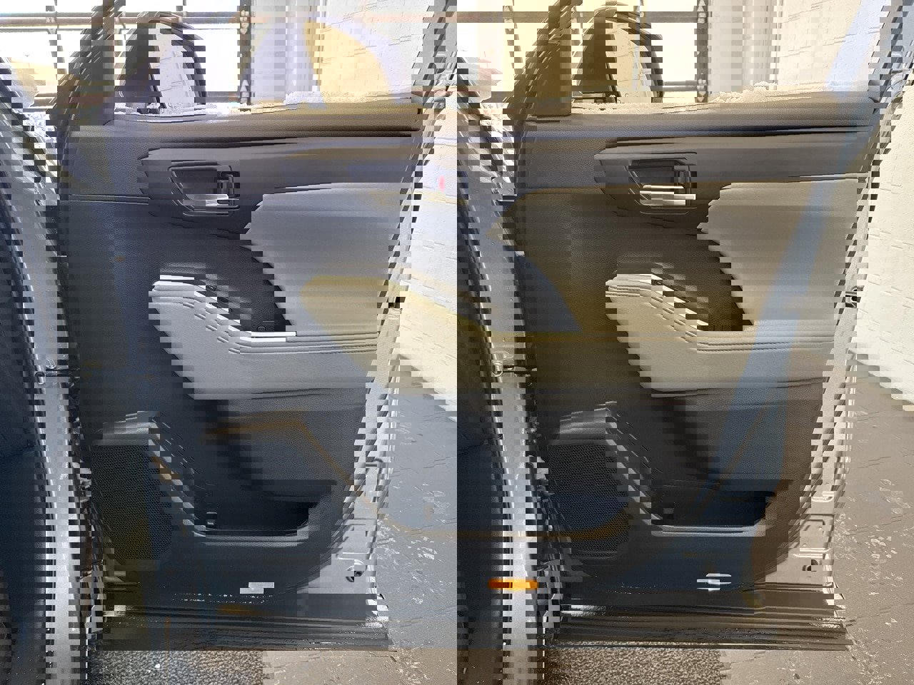 Certified 2024 Toyota Highlander XLE image 56