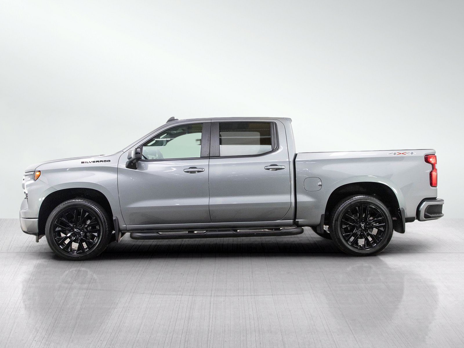 Used 2024 Chevrolet Silverado 1500 RST w/ Rally Edition AWD/4WD image 2