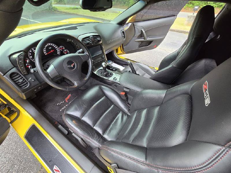 Used 2006 Chevrolet Corvette Z06 w/ Preferred Equipment Group RWD image 28