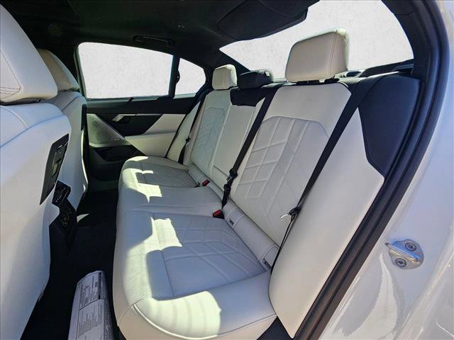 Certified 2026 BMW 530i image 18