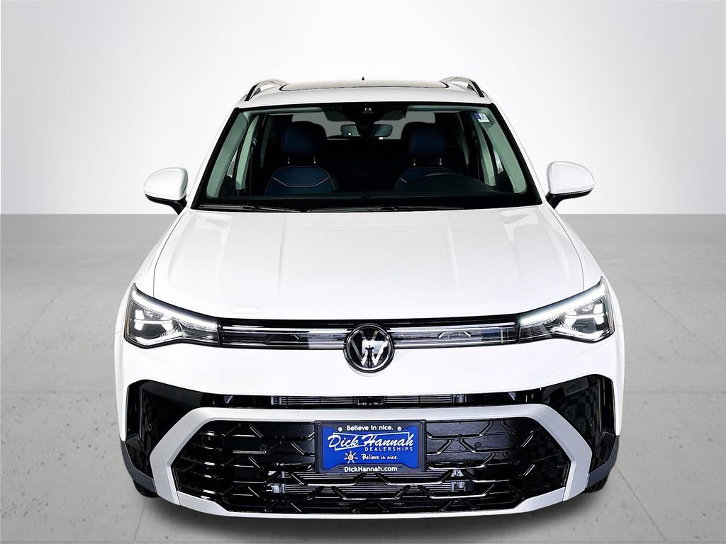 New 2025 Volkswagen Taos SEL image 3