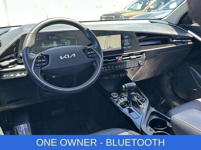 Used 2025 Kia Niro FWD image 2