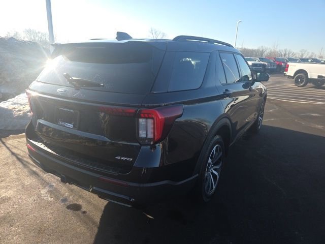 Certified 2025 Ford Explorer ST-Line image 7
