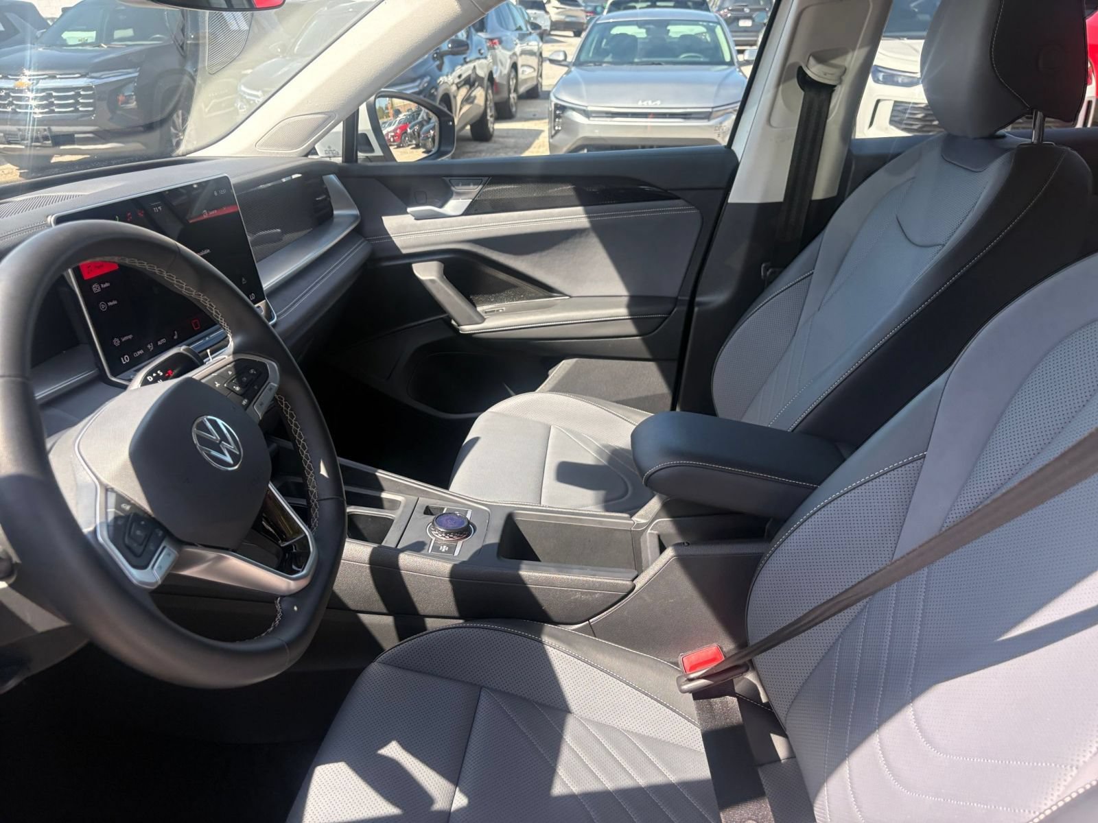 Used 2026 Volkswagen Tiguan SE AWD/4WD image 22