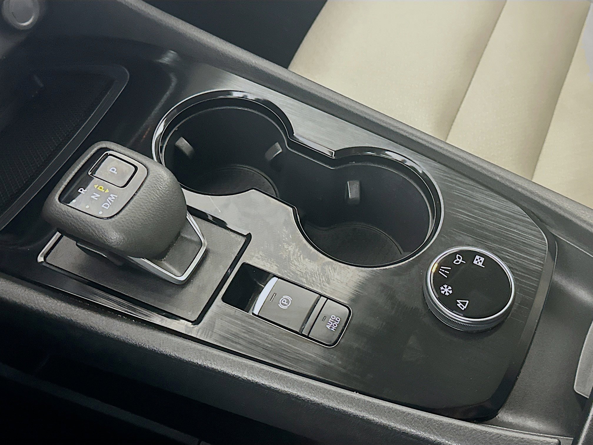 Used 2023 Nissan Rogue SV w/ SV Premium B Package image 24